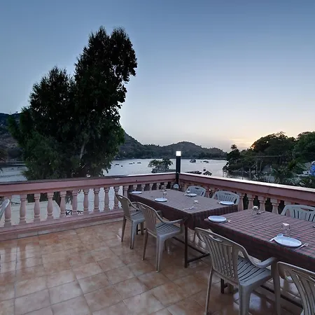 Hotel Lake Palace-3